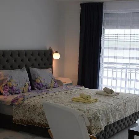 Memphis Apartment Golubac